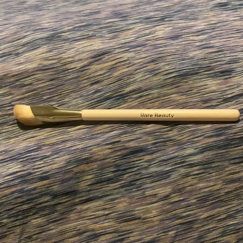Rare Beauty “Concealer” Brush